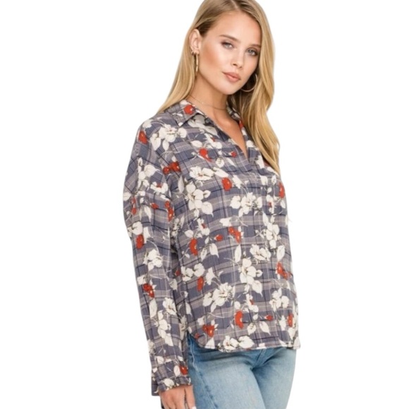 🆕 Lush - Plaid and Floral Long Sleeve Blouse - Picture 6 of 9